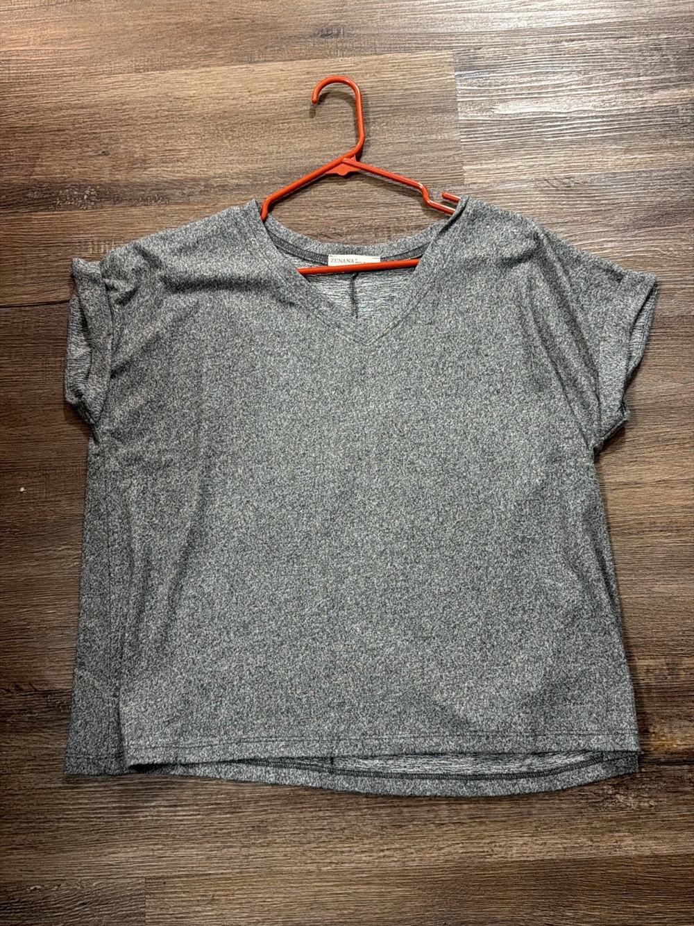 Zenana Outfitters Gray V-Neck Short Sleeve Tee